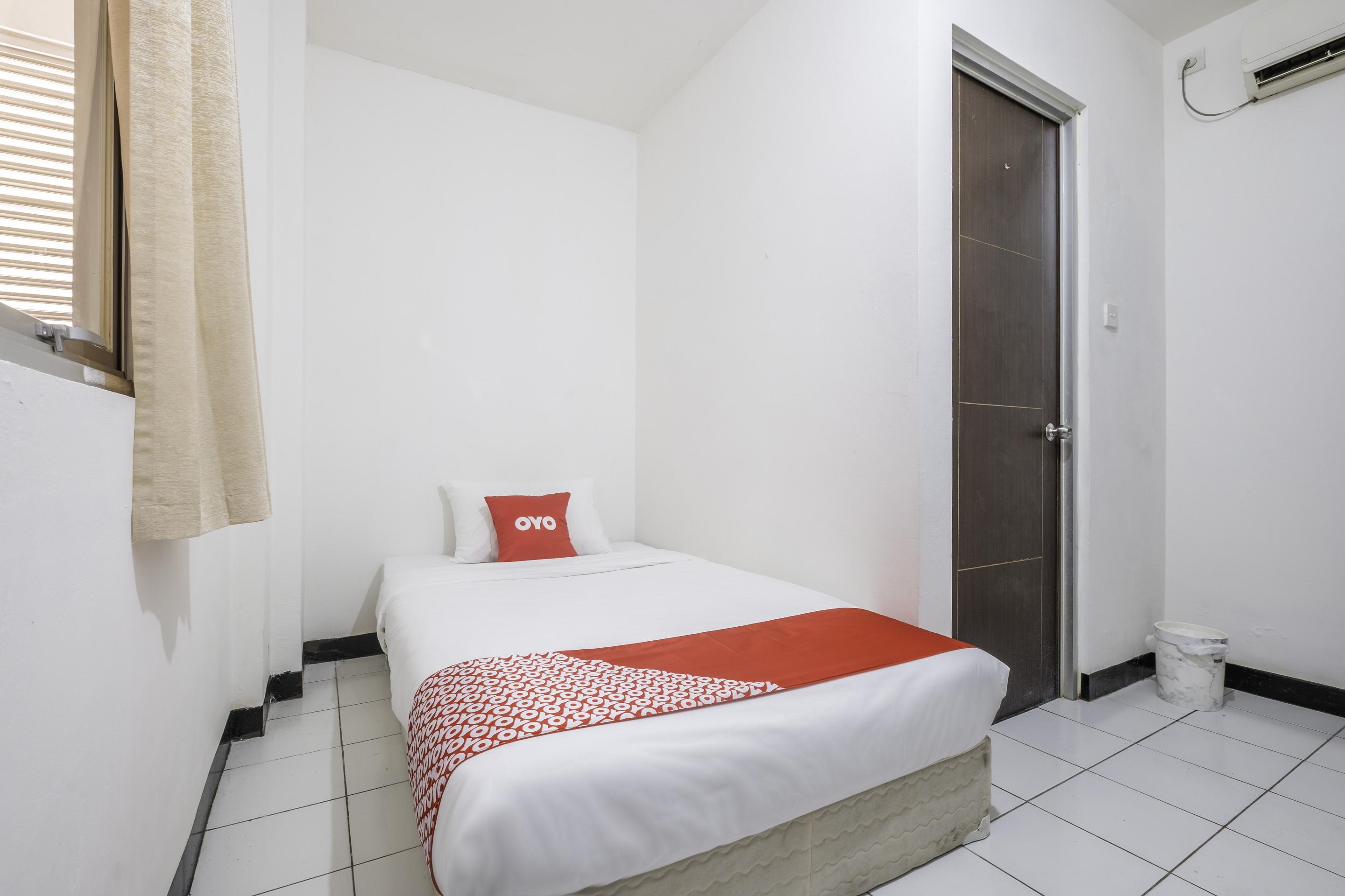 Super Oyo 1568 Stasiun Ka Cirebon Guest House Екстериор снимка