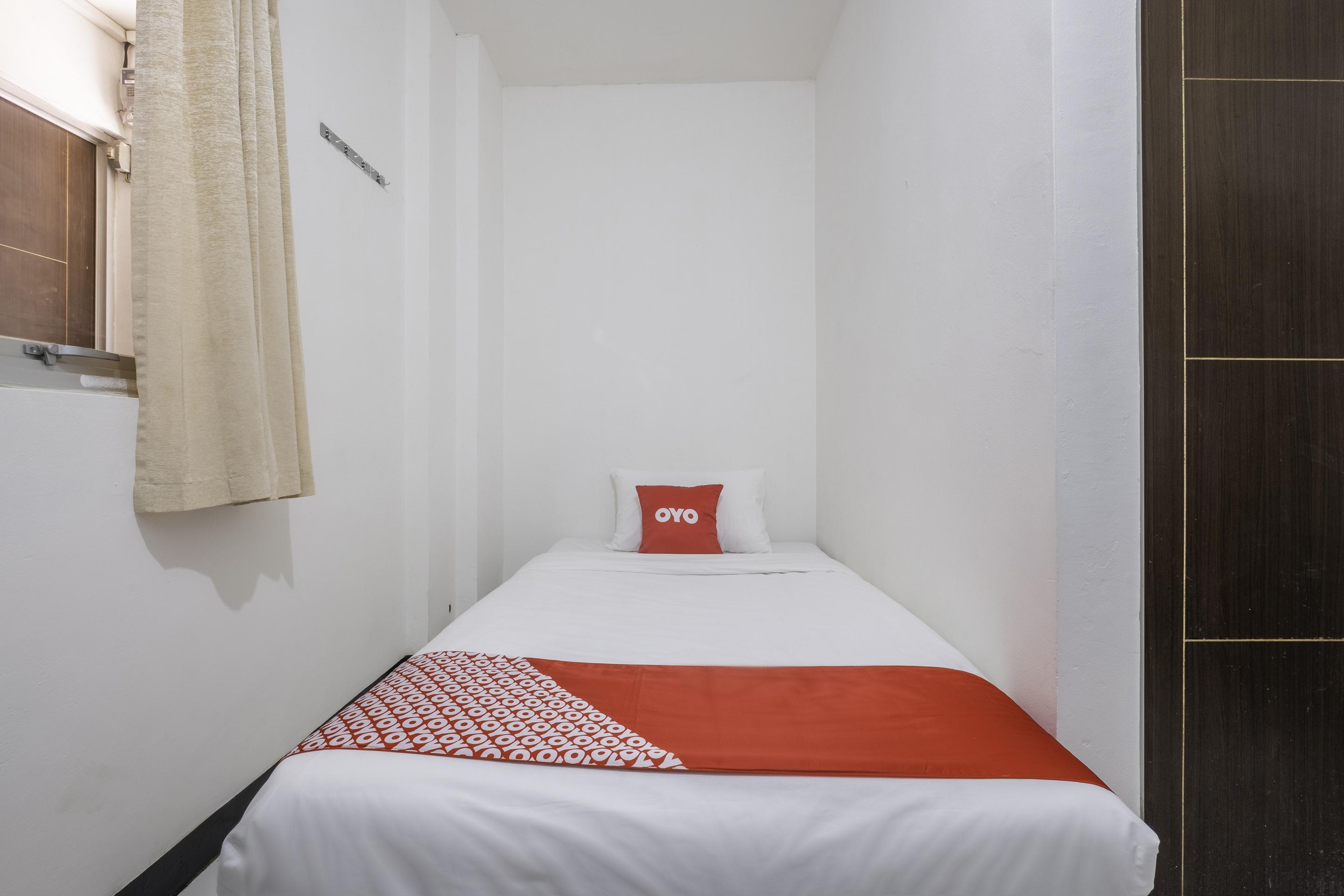 Super Oyo 1568 Stasiun Ka Cirebon Guest House Екстериор снимка