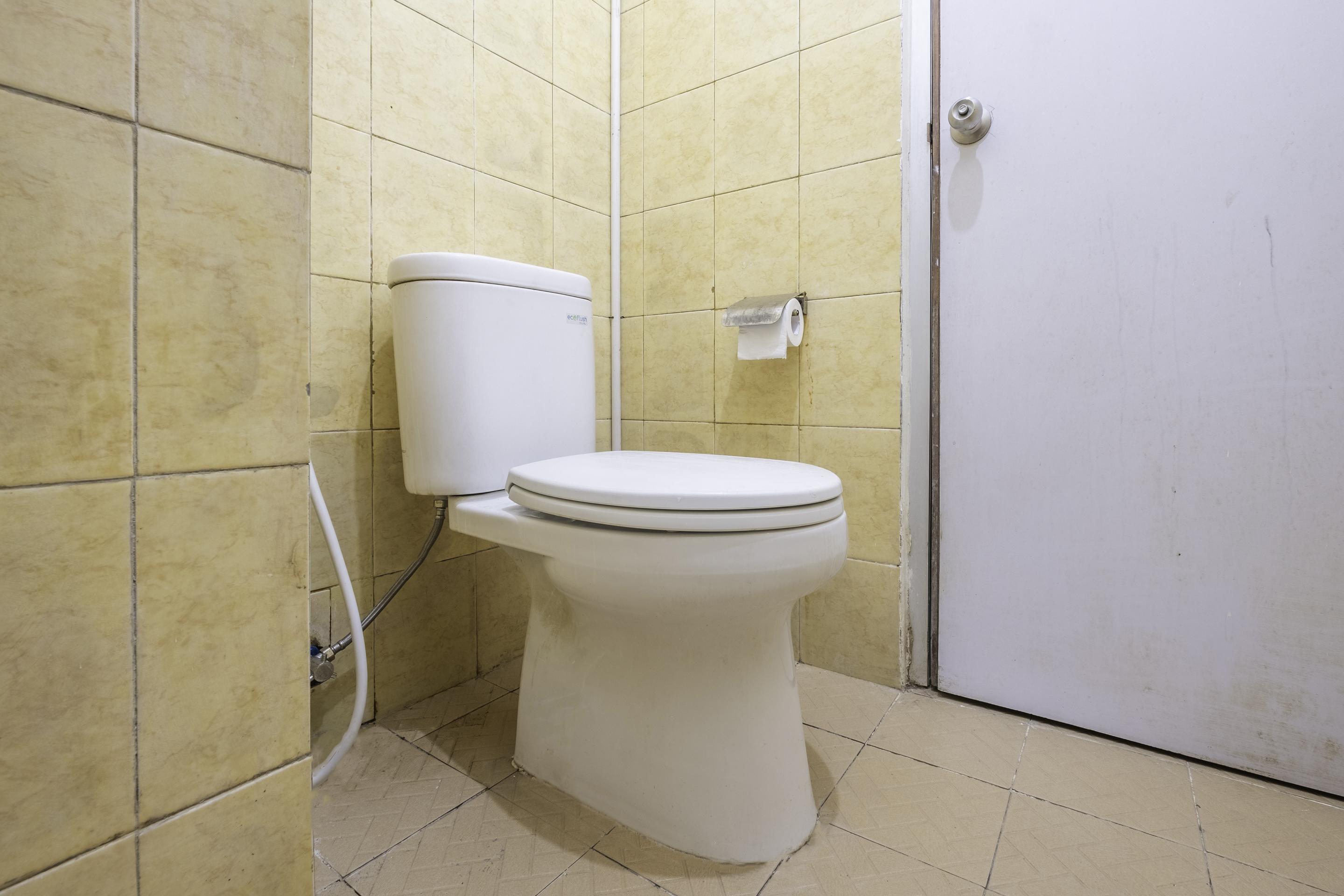 Super Oyo 1568 Stasiun Ka Cirebon Guest House Екстериор снимка