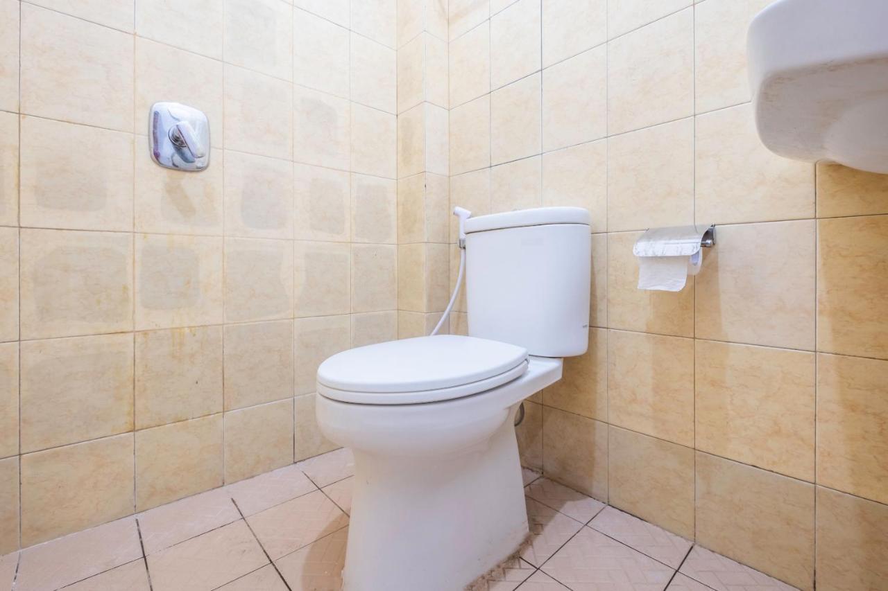 Super Oyo 1568 Stasiun Ka Cirebon Guest House Екстериор снимка